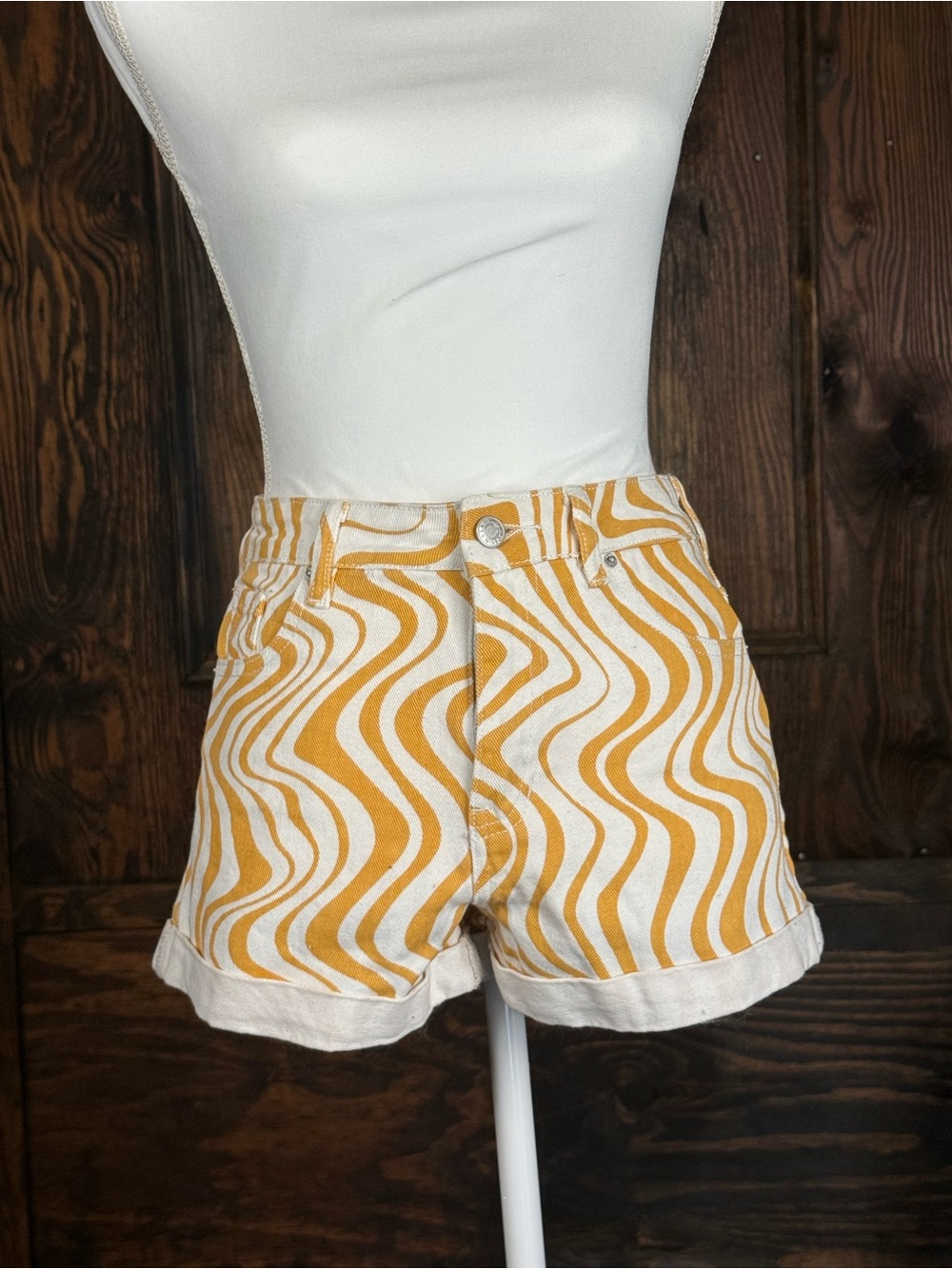 PacSun Yellow and White Wavy High Waist Shorts